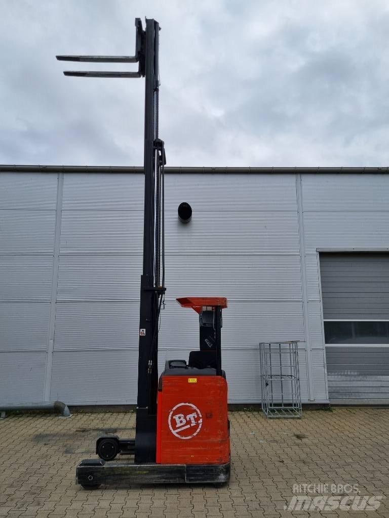 BT RR M 14 Stivuitor cu catarg retractabil