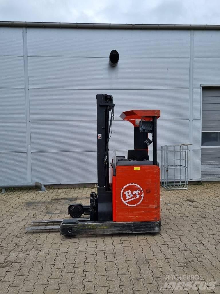 BT RR M 14 Stivuitor cu catarg retractabil