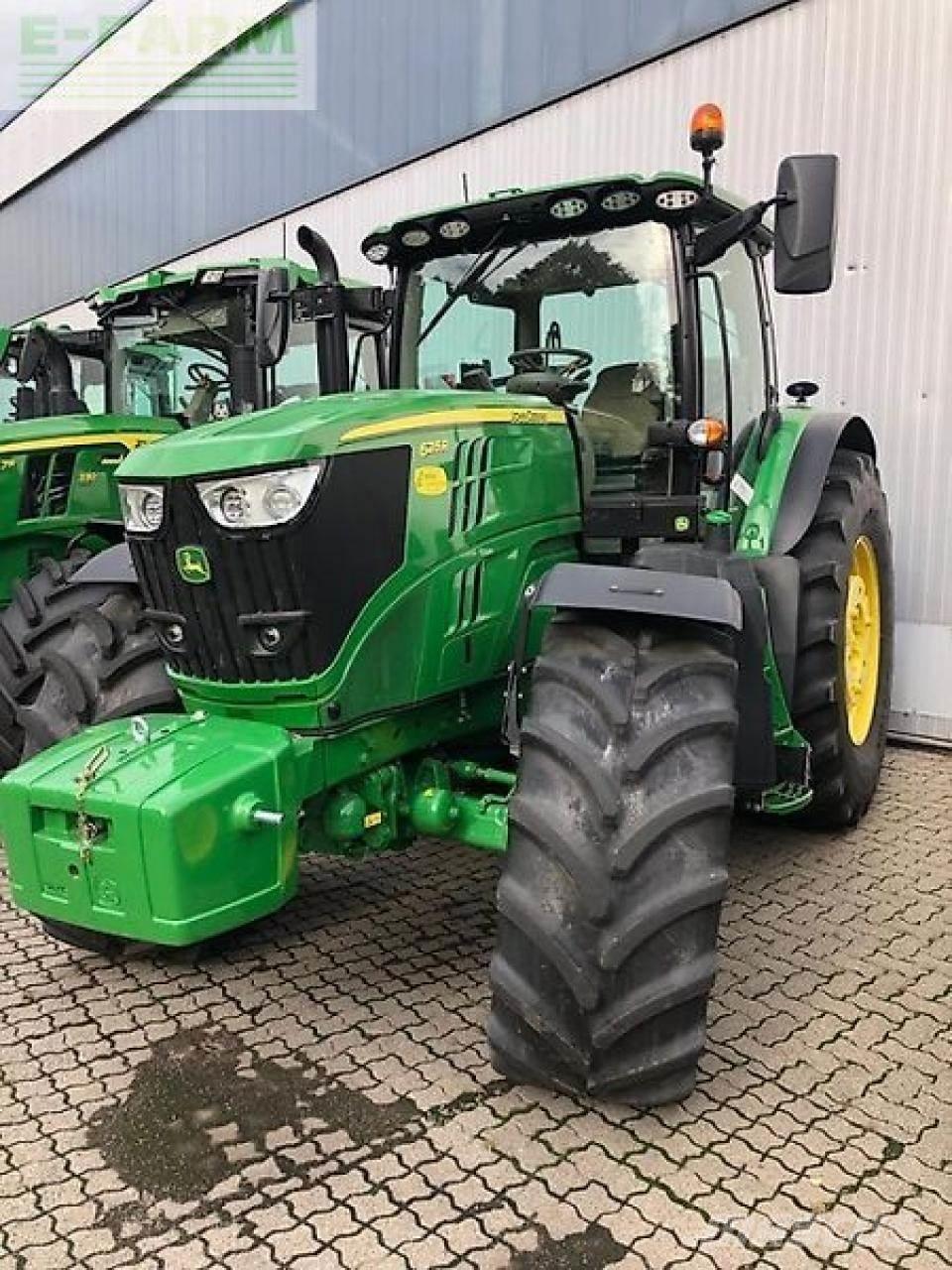 John Deere 6215r Tractoare
