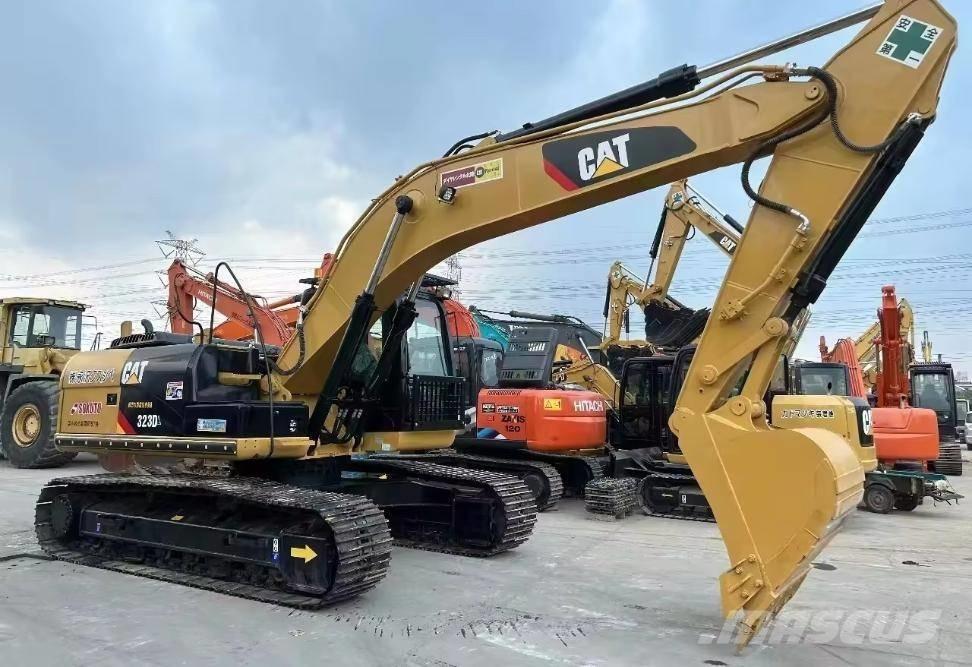CAT 323 D L Excavatoare pe șenile
