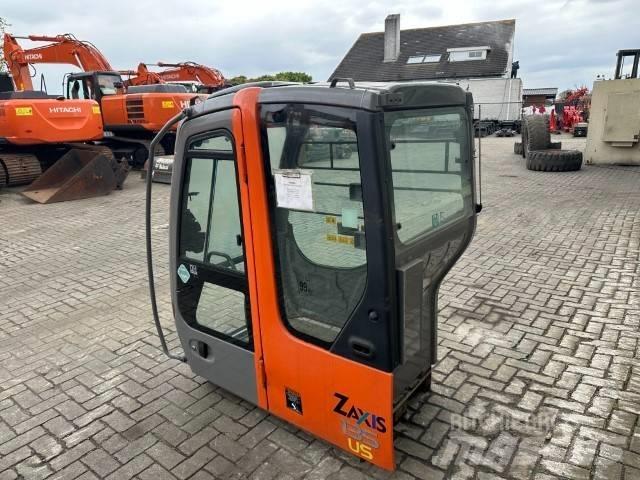 Hitachi Zaxis Cabine si interior