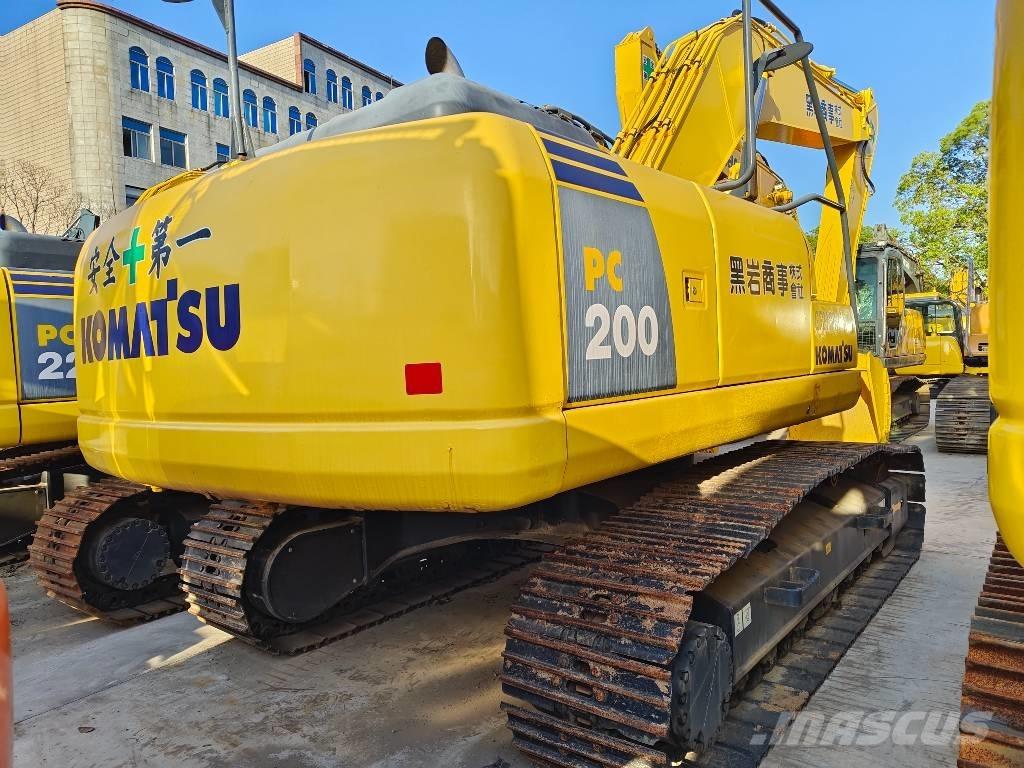 Komatsu PC 200-8 Excavatoare pe șenile
