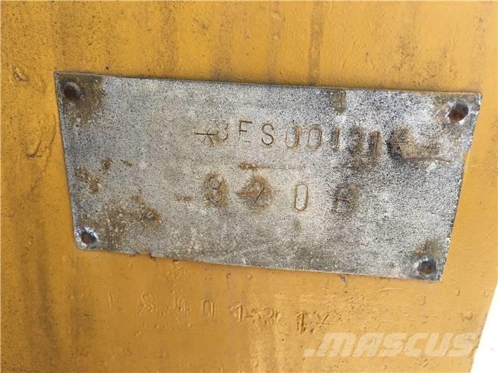 CAT 320 B Excavatoare pe șenile
