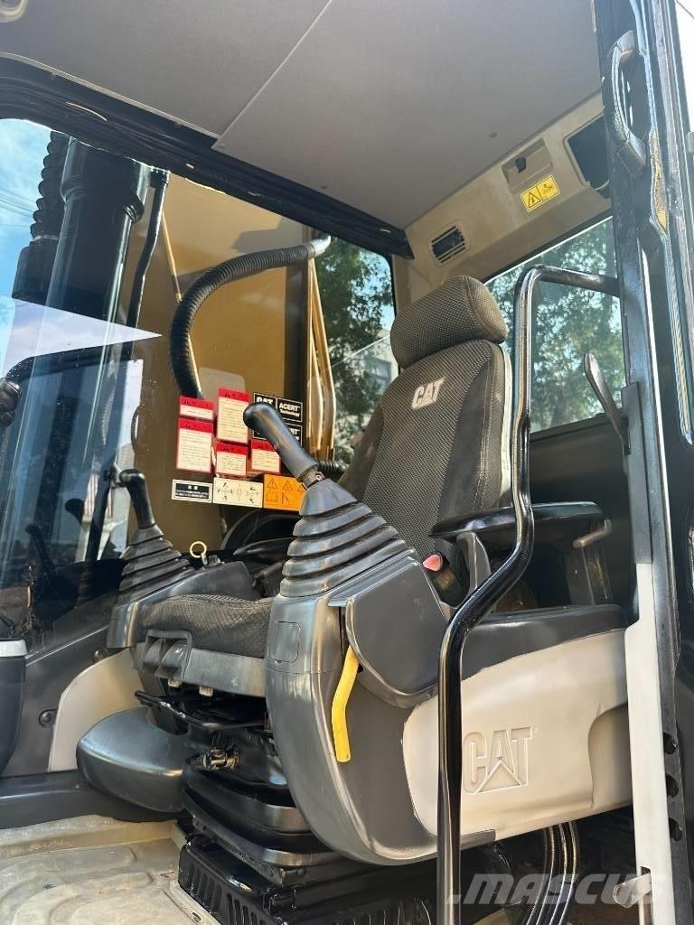 CAT 330 Excavatoare 7t - 12t