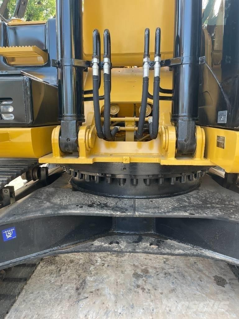 CAT 330 Excavatoare 7t - 12t