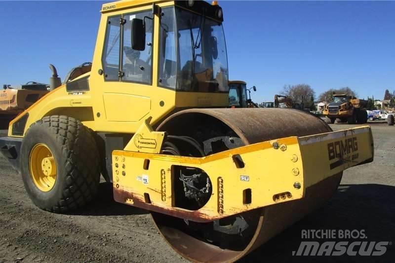 Bomag B213DH-4 Cilindri compactori micsti
