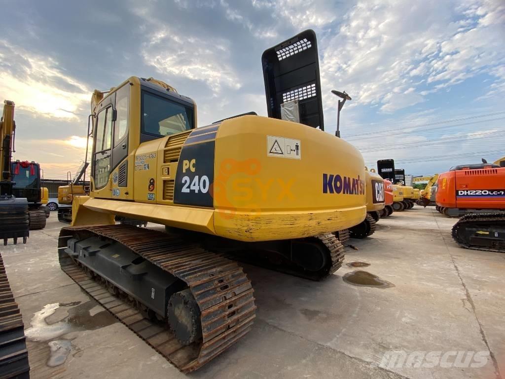 Komatsu PC 240 Excavatoare pe șenile
