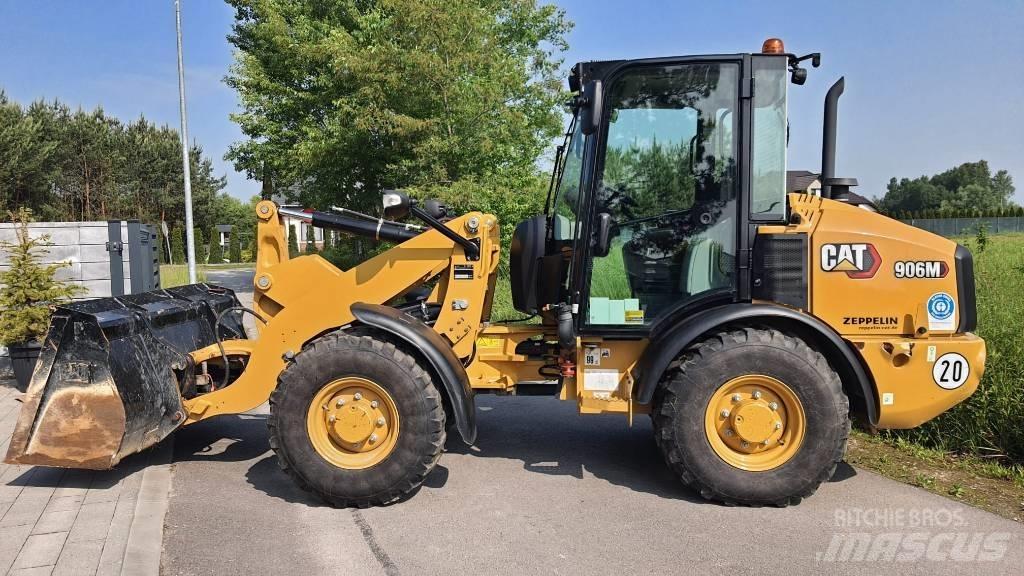 CAT 906M Incarcator pe pneuri