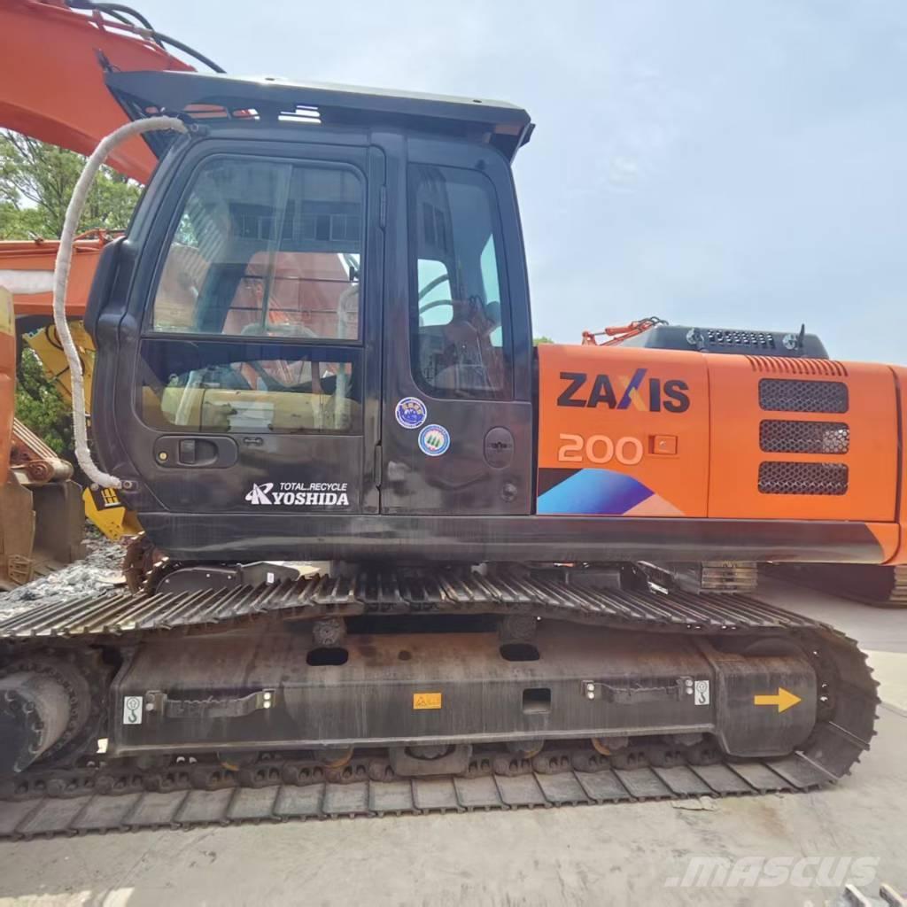 Hitachi ZX 200 Excavatoare pe șenile
