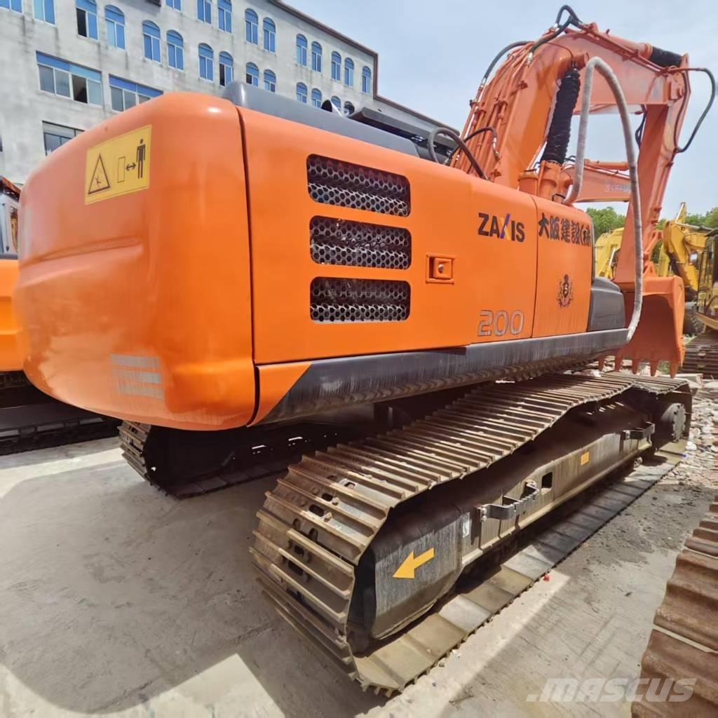 Hitachi ZX 200 Excavatoare pe șenile
