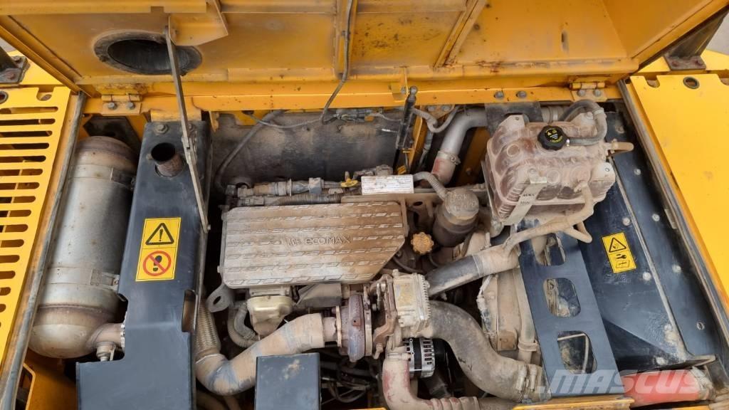 JCB JS 220 LC Excavatoare pe șenile
