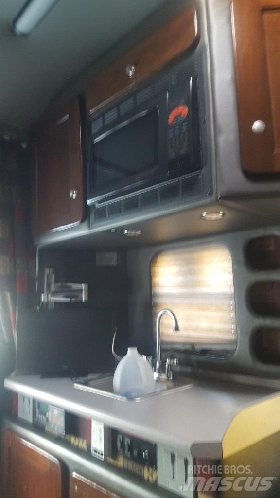 Freightliner M2 Autotractoare