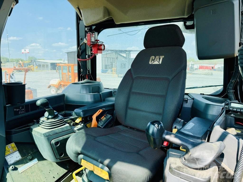 CAT D 7 Buldozere pe senile