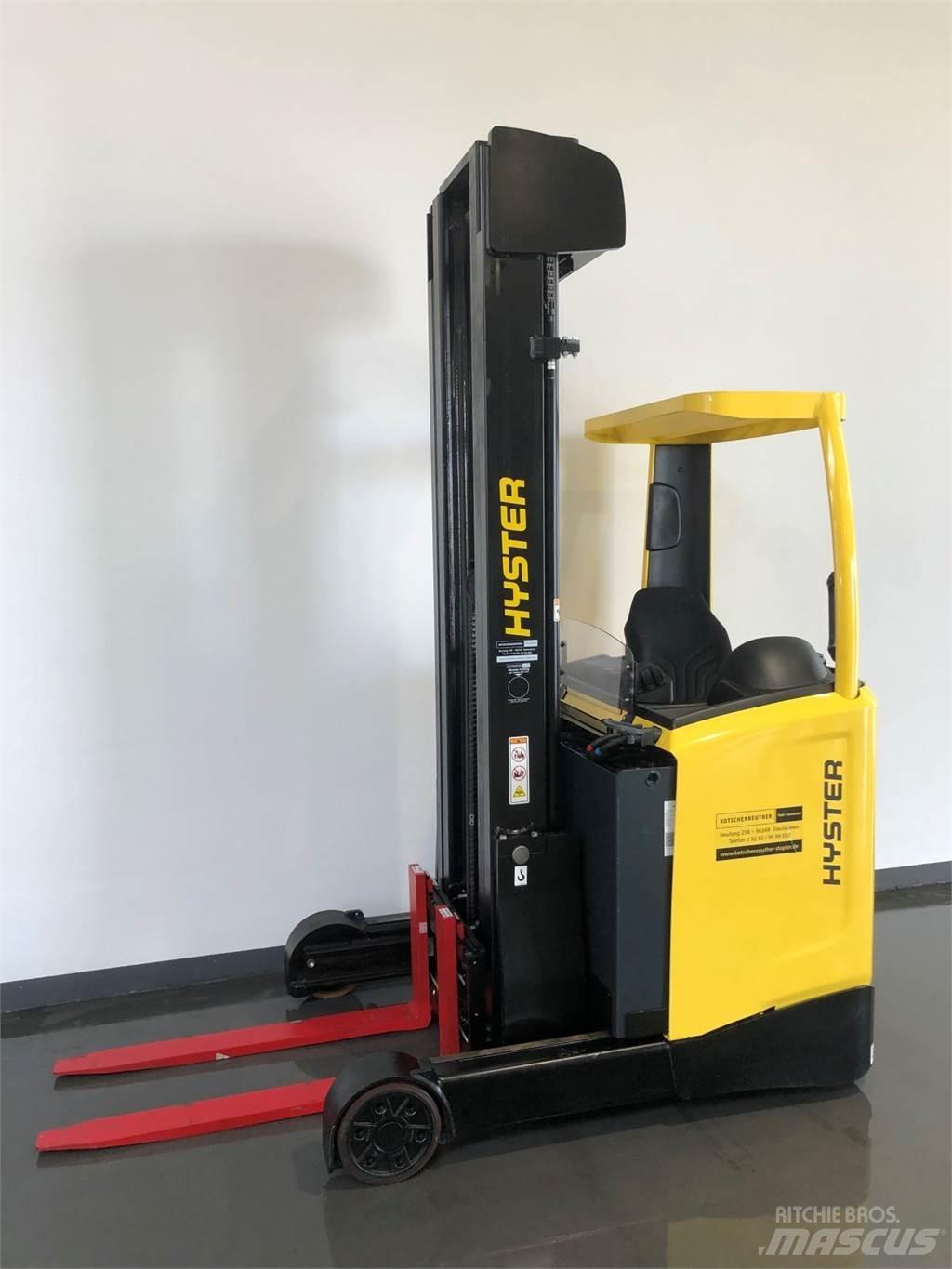 Hyster R1.4 Stivuitor cu catarg retractabil