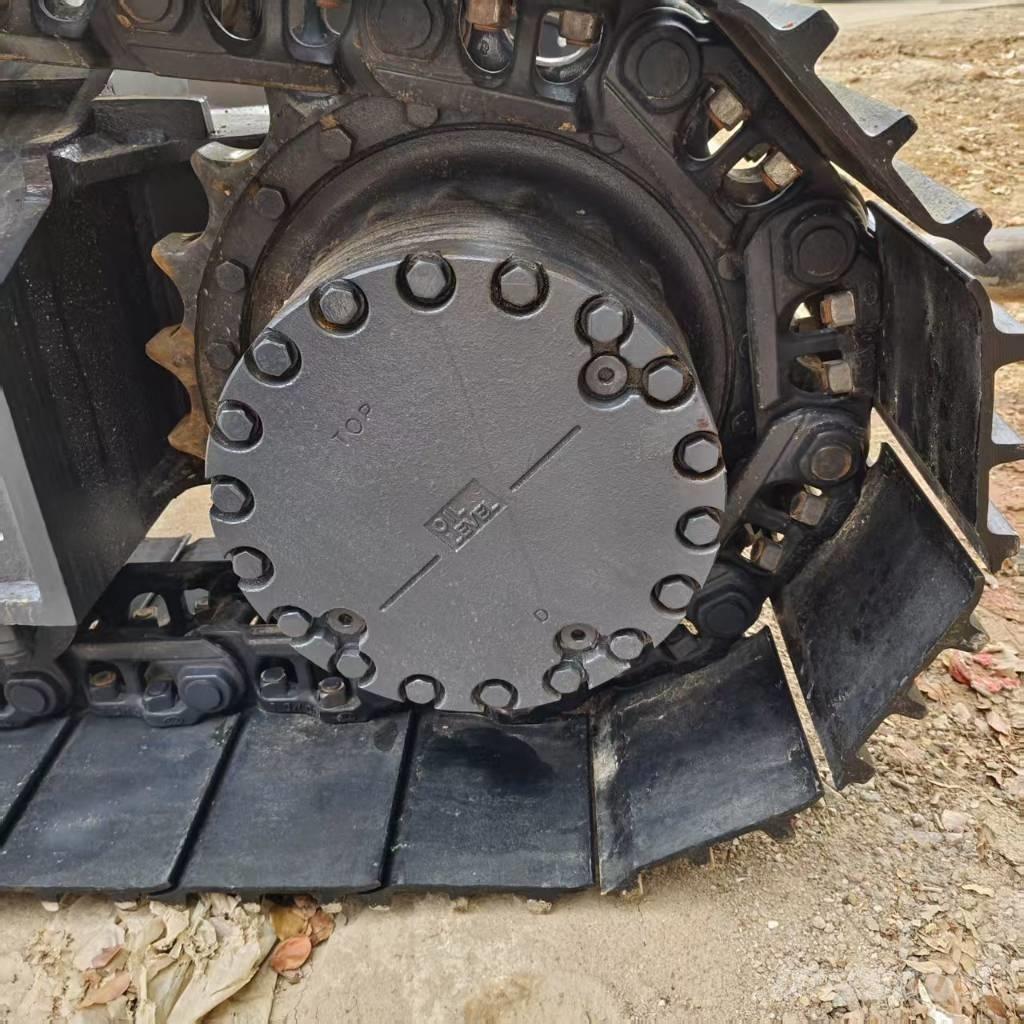 Komatsu PC 200-8 Excavatoare pe șenile
