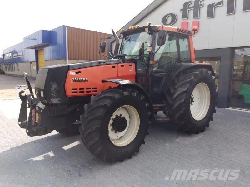Valtra 8400 Tractoare