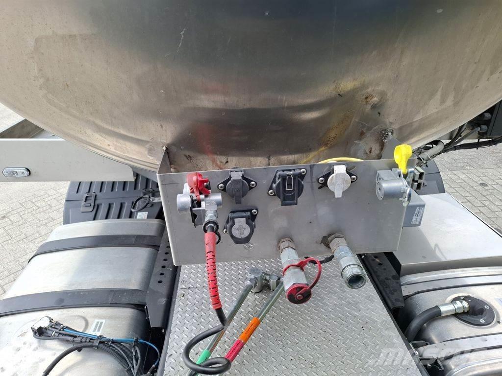 D-tec FV2006 Remorci Cisterne