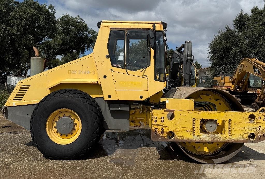 Bomag BW 211 D-3 Cilindri compactori dubli
