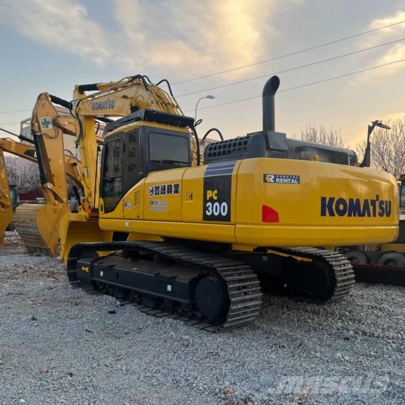 Komatsu PC 300 Excavatoare pe șenile

