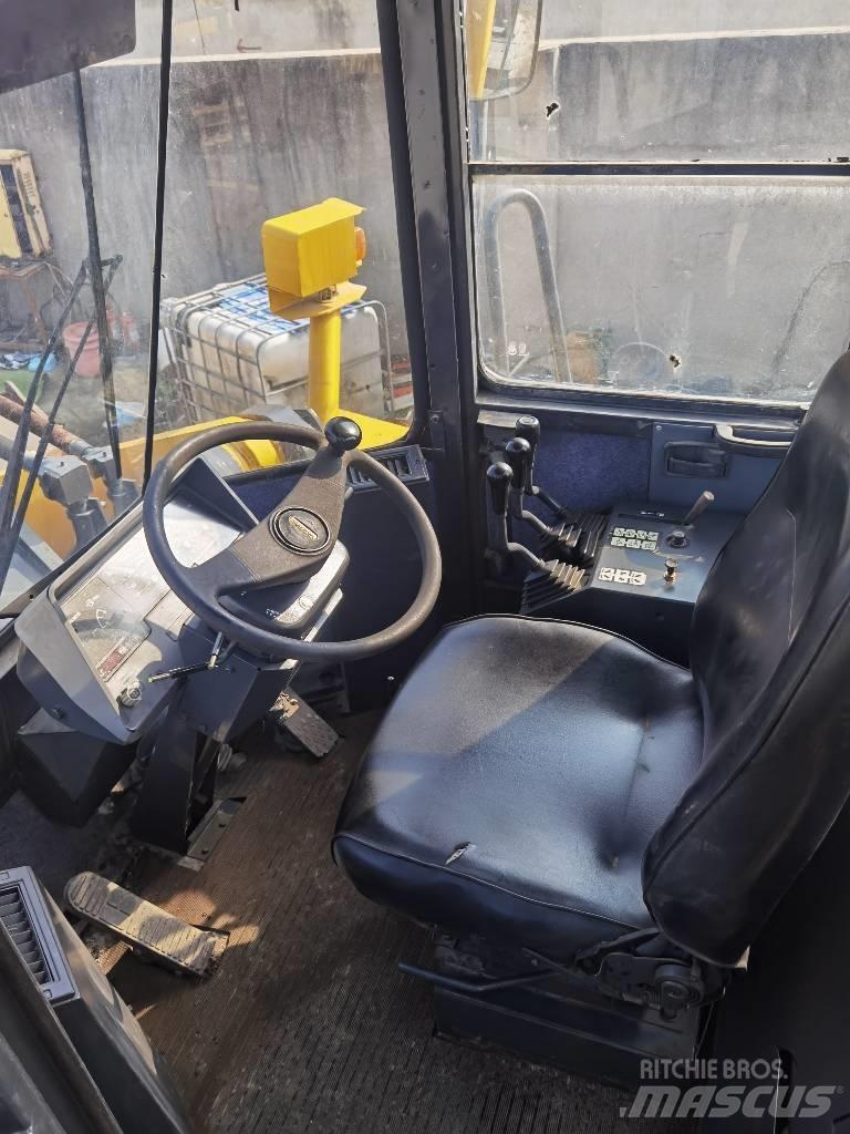 Komatsu WA 470 Incarcator pe pneuri
