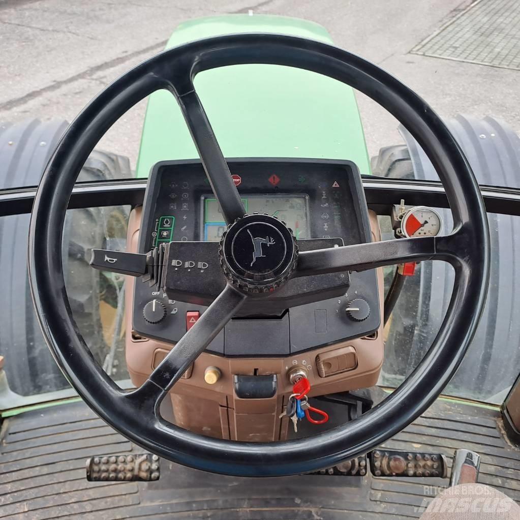 John Deere 7700 Tractoare