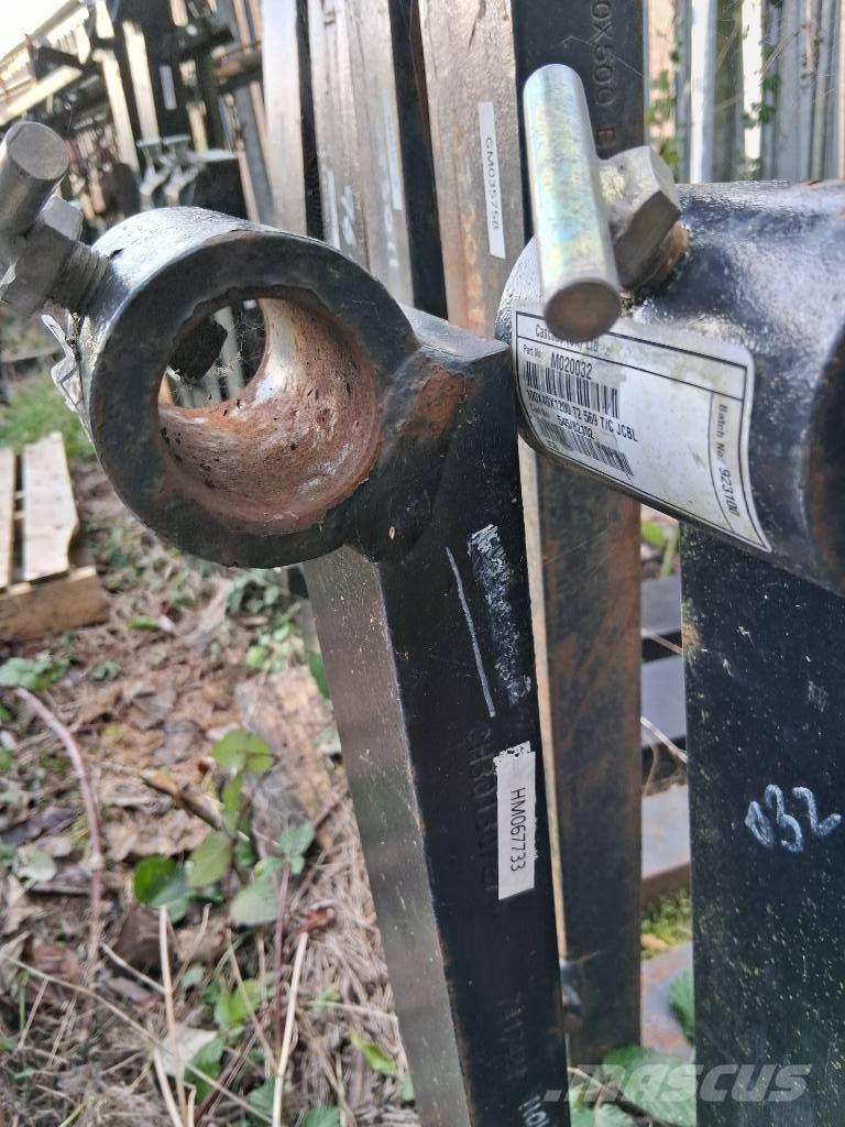 JCB Q FIT FORKS Alte masini si accesorii pentru încarcat si sapaturi