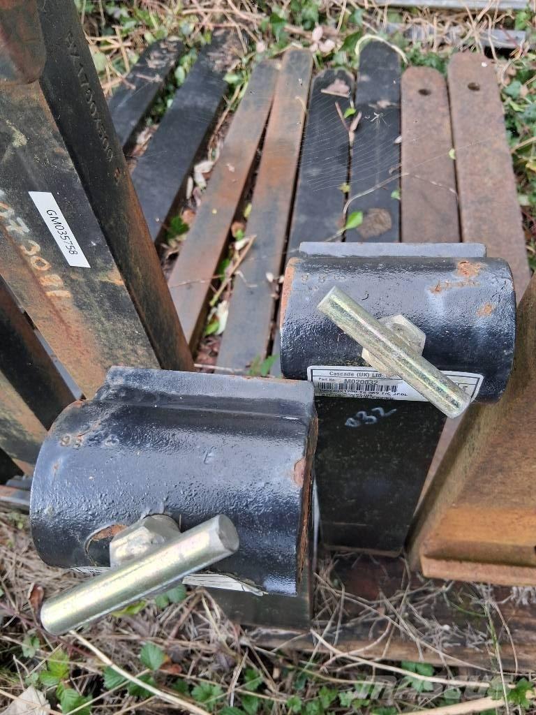 JCB Q FIT FORKS Alte masini si accesorii pentru încarcat si sapaturi