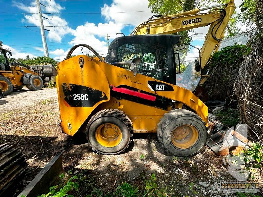 CAT 256 C Mini incarcator