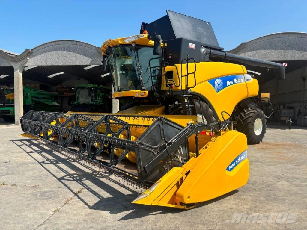 New Holland CR 9090 Combine de secerat