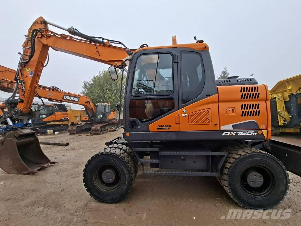 Doosan DX 165 W-5 Excavatoare cu roti