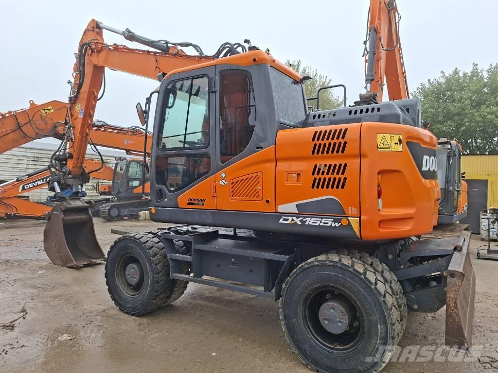 Doosan DX 165 W-5 Excavatoare cu roti