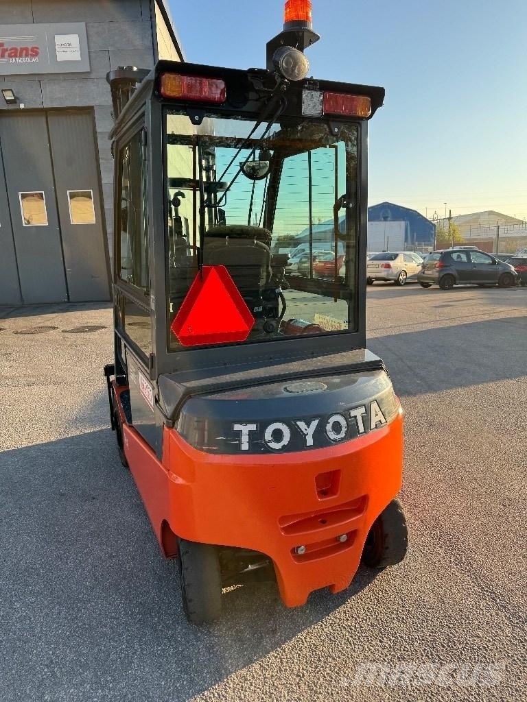 Toyota 8FBMT35 Stivuitor electric