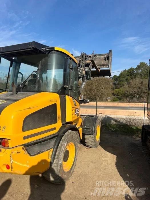 JCB 407 Incarcator pe pneuri