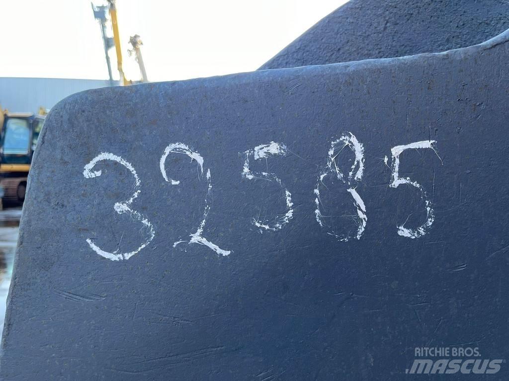 CAT Bucket 950 Pistoane