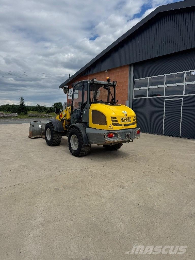 Wacker Neuson WL 44 Incarcator pe pneuri