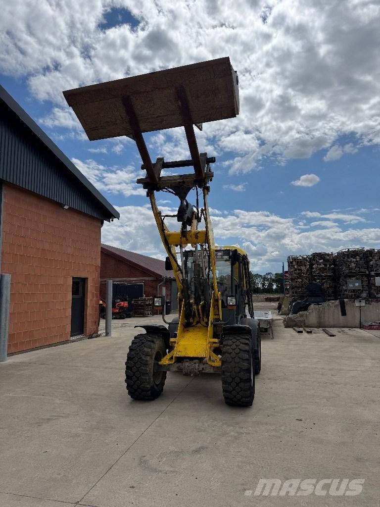 Wacker Neuson WL 44 Incarcator pe pneuri