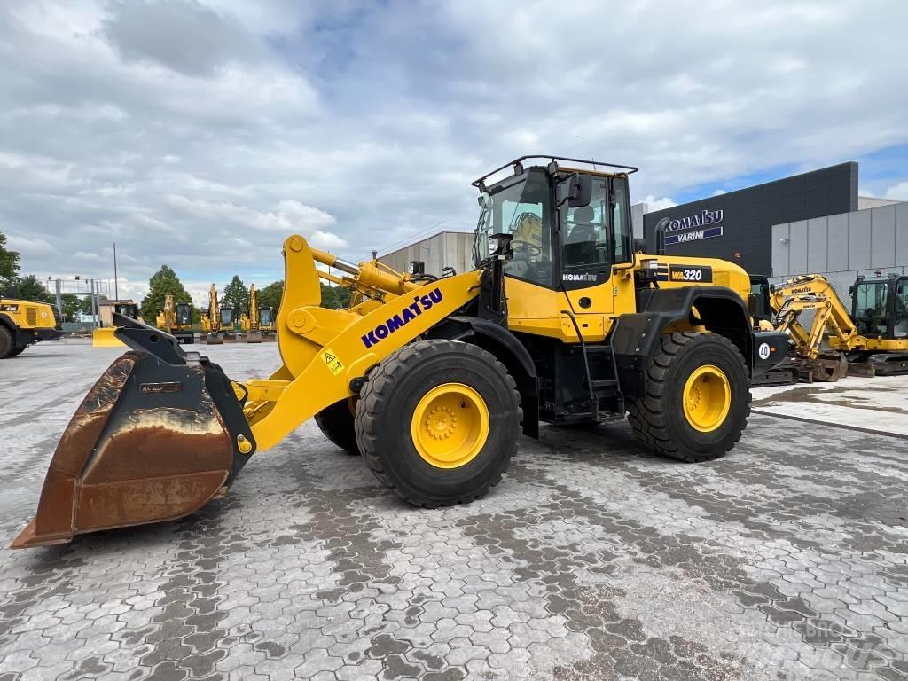 Komatsu WA320-7 Incarcator pe pneuri