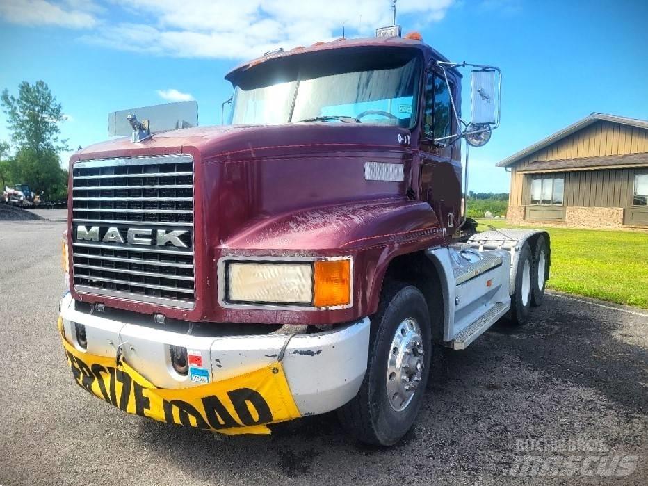 Mack CH 613 Autotractoare
