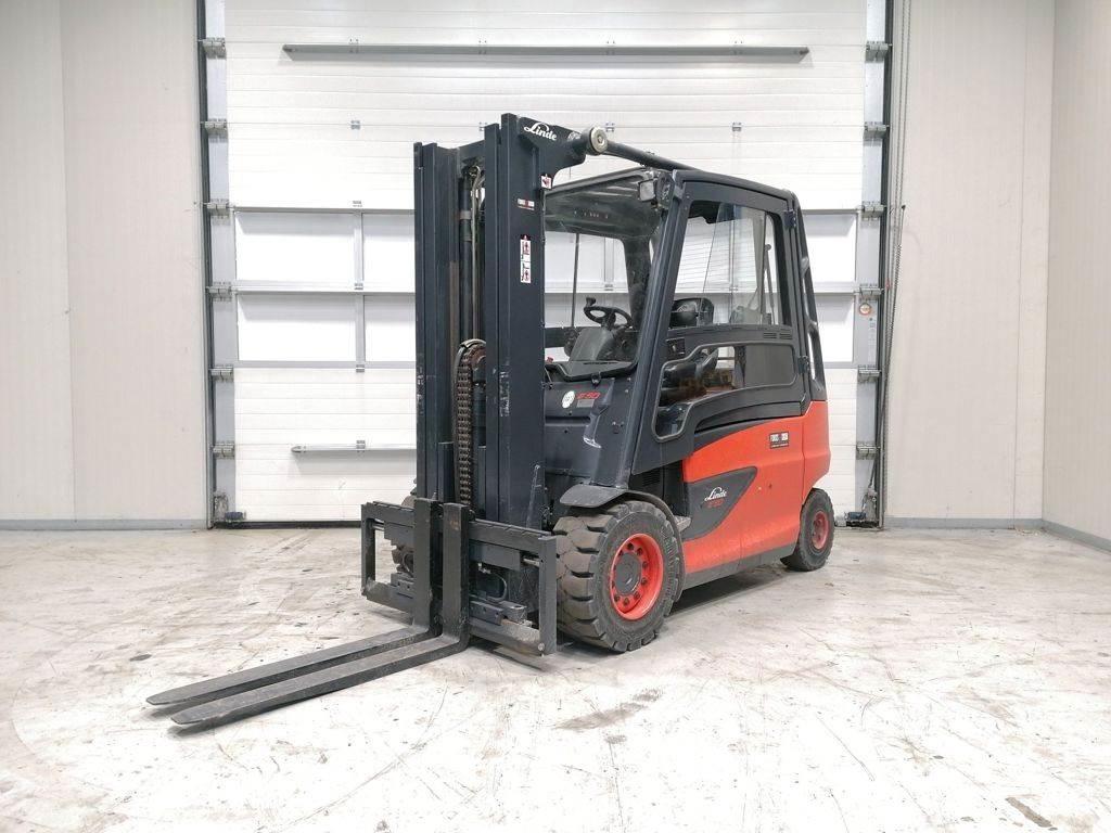 Linde E50HL-01 Stivuitor electric