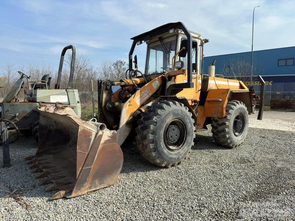 Liebherr L 521 Incarcator pe pneuri