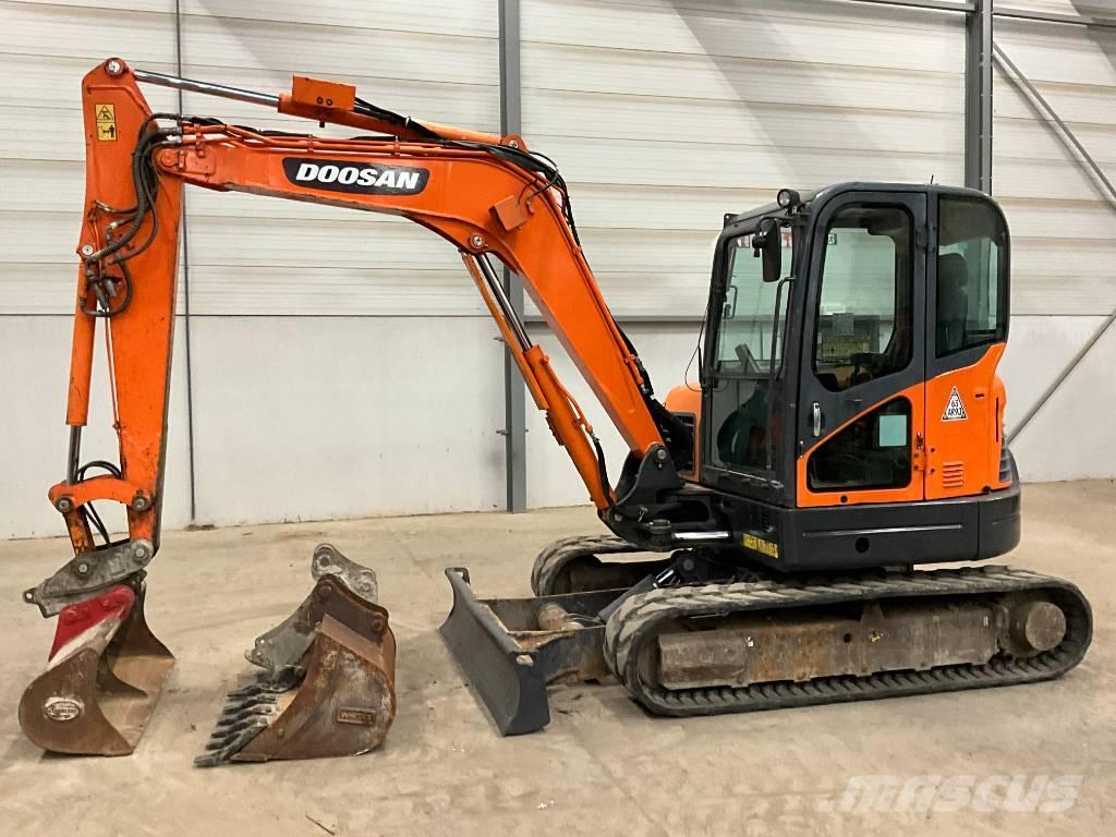 Doosan DX 63-3 Mini excavatoare < 7t