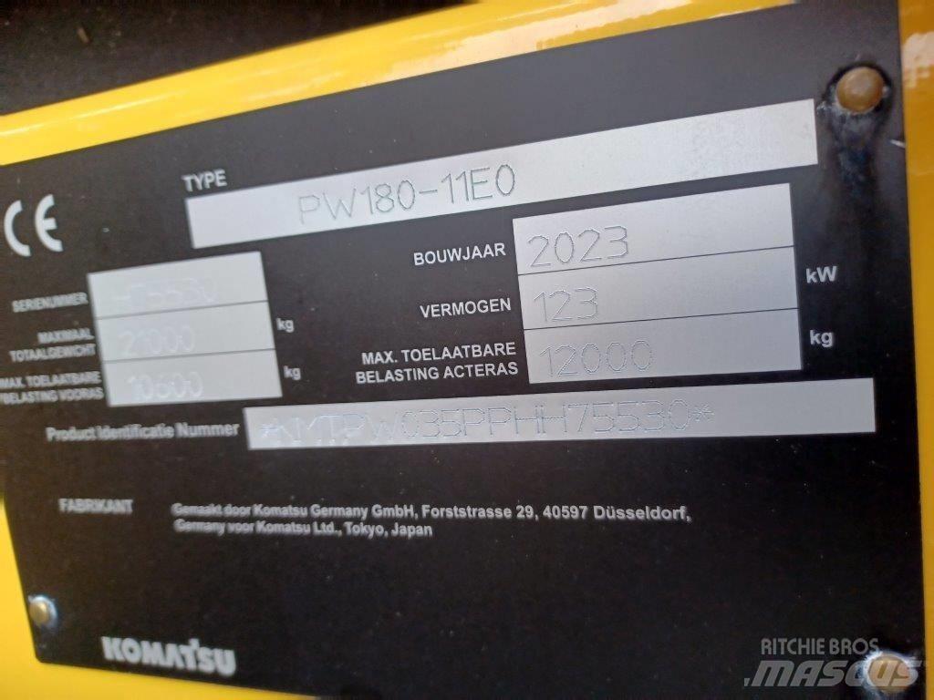 Komatsu PW180-11E0 Excavatoare cu roti