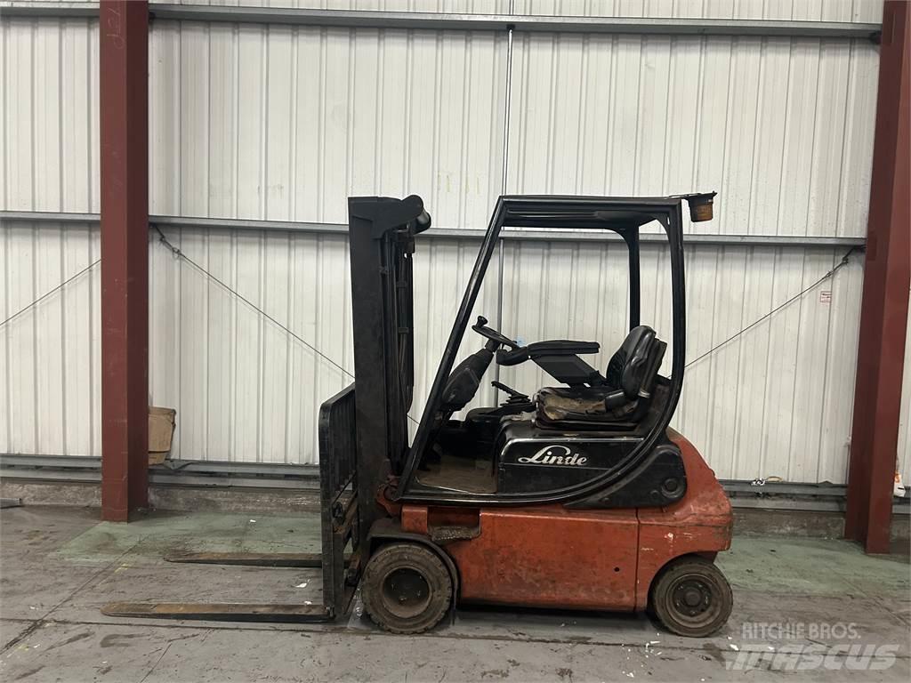 Linde E18P-02 Stivuitor electric