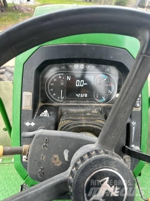 John Deere 6120 E Tractoare