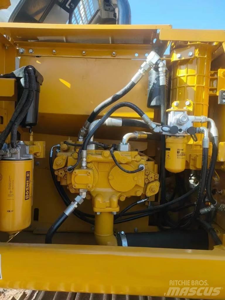 CAT 320D2L Excavatoare pe șenile
