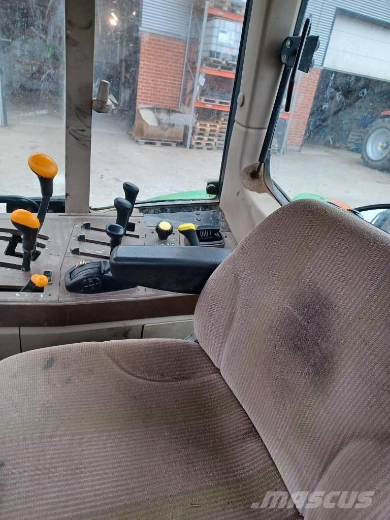 John Deere 6220 Tractoare