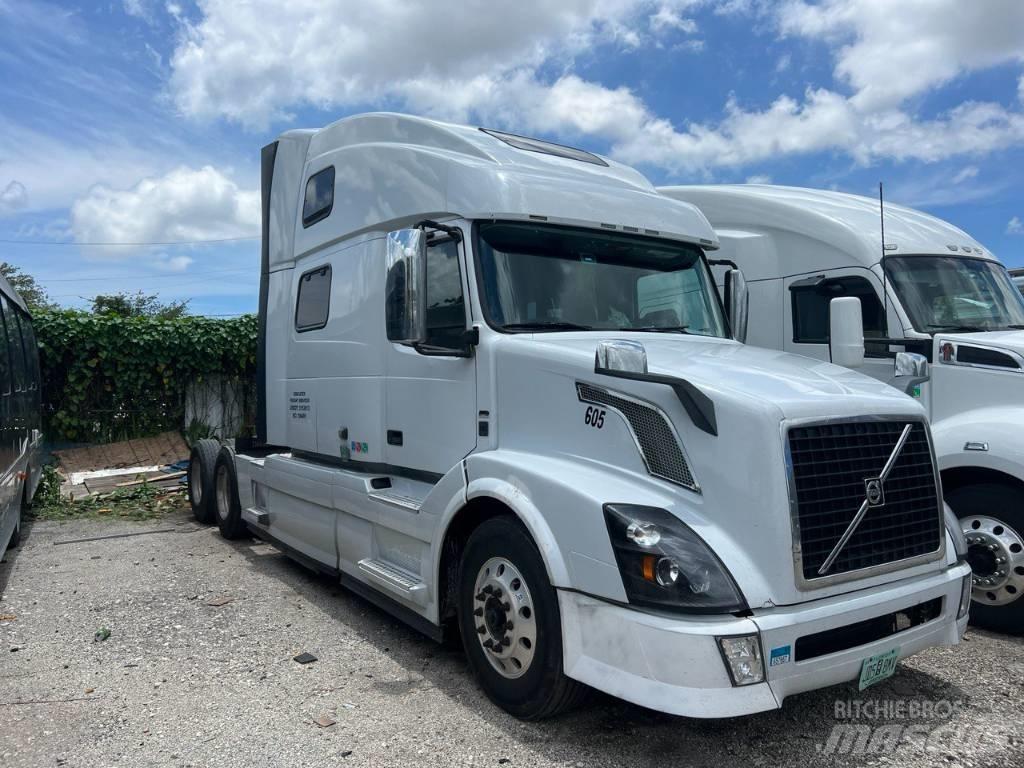 Volvo VNL 780 Autotractoare