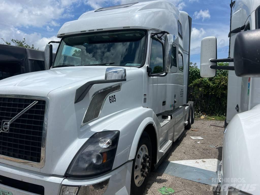 Volvo VNL 780 Autotractoare