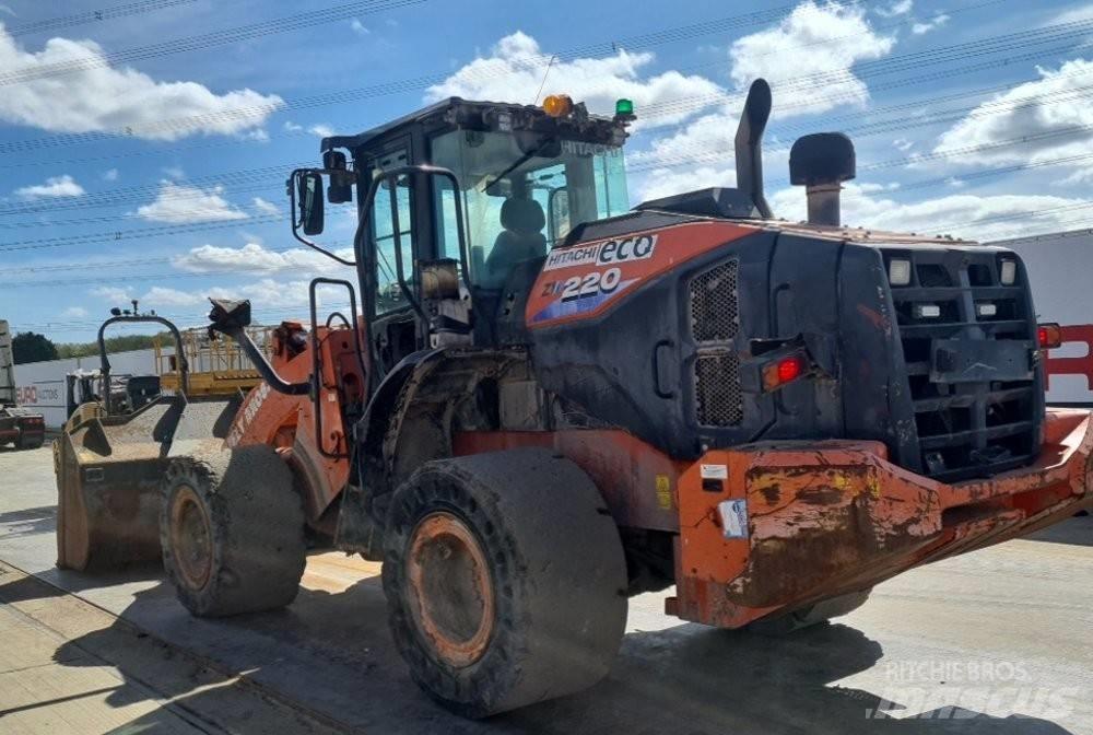 Hitachi ZW 220-6 Incarcator pe pneuri