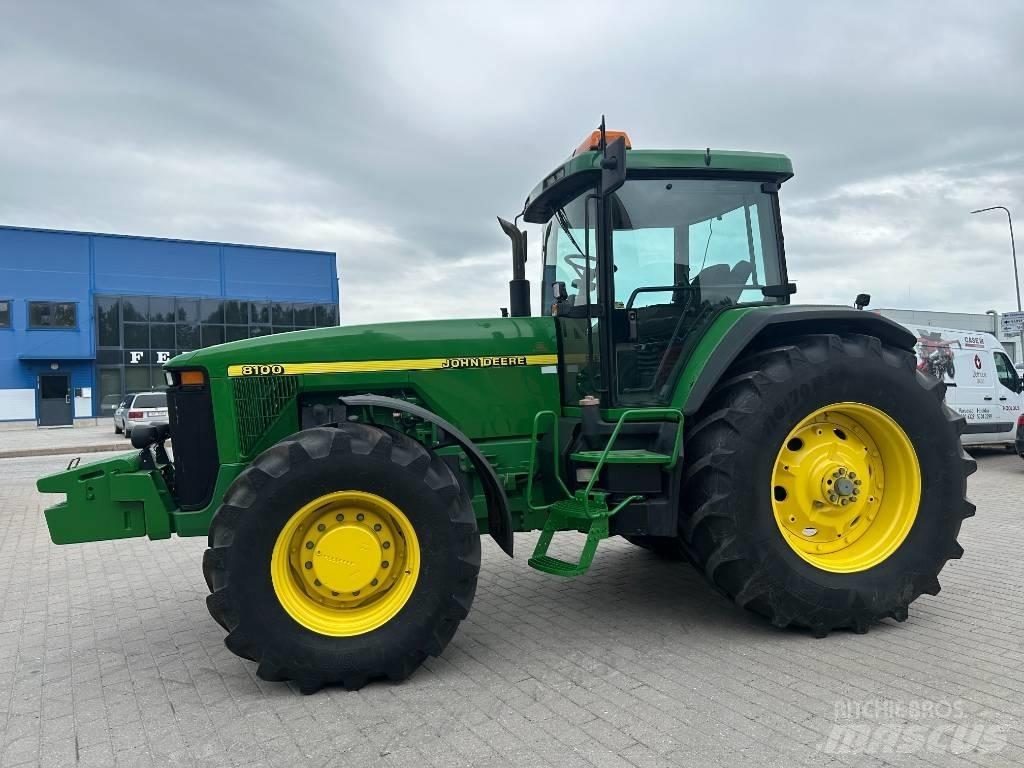 John Deere 8100 Tractoare